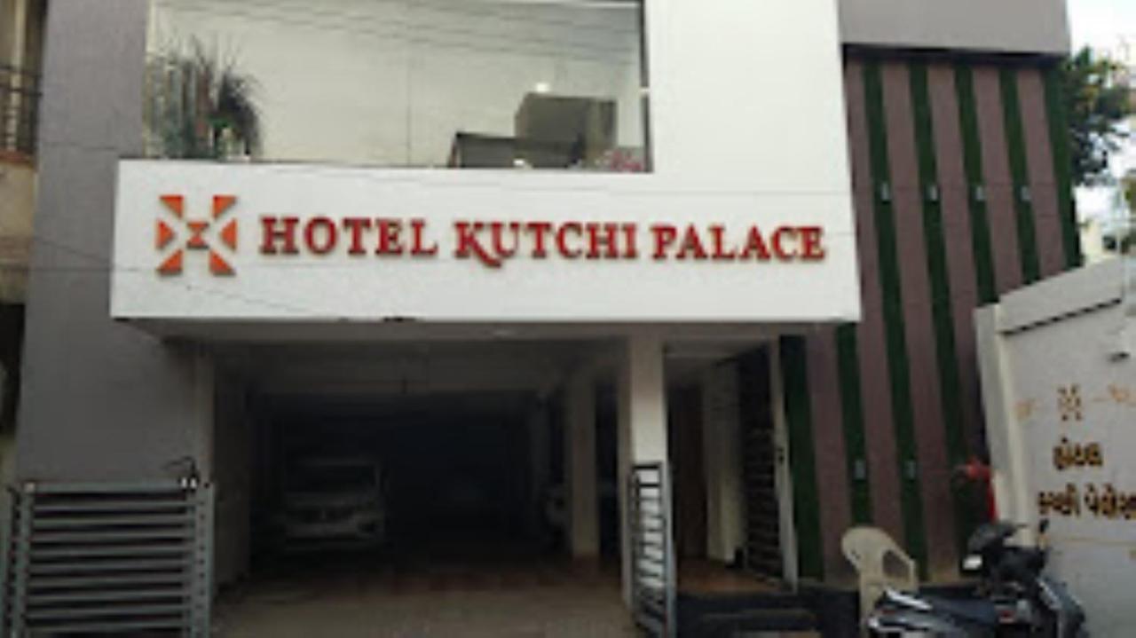 Hotel Kutchi Palace, Dwarka Exterior photo