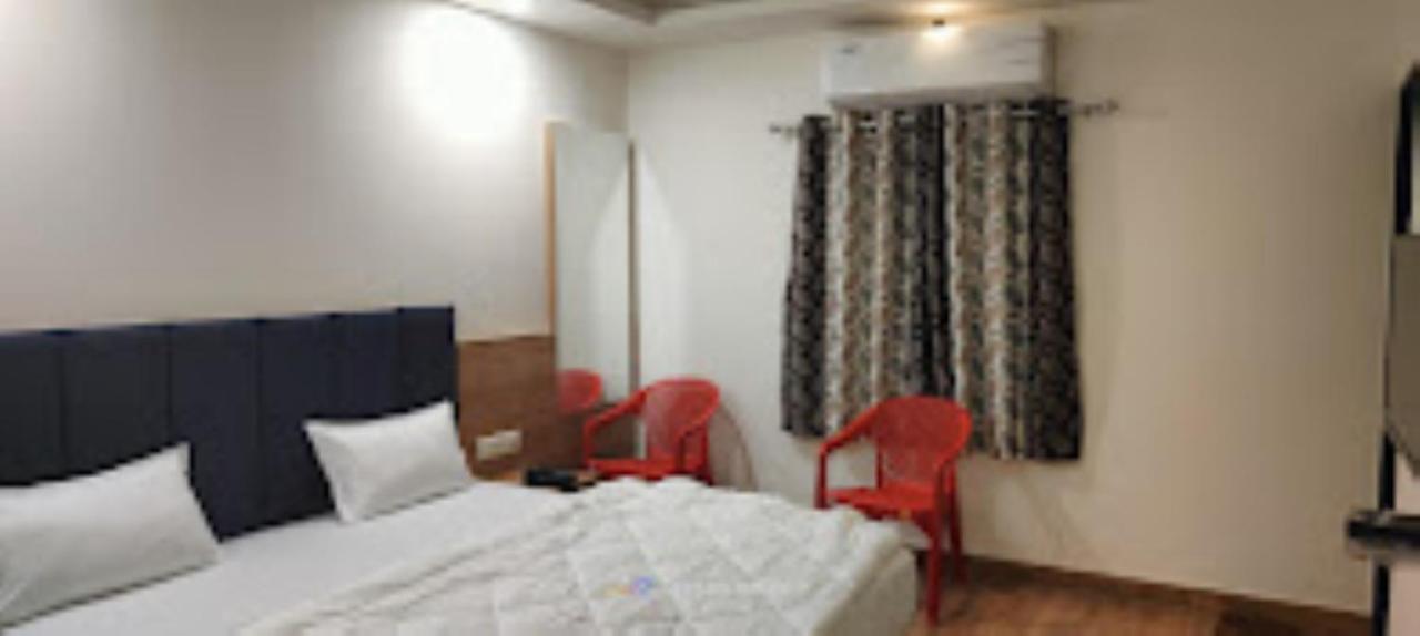 Hotel Kutchi Palace, Dwarka Exterior photo